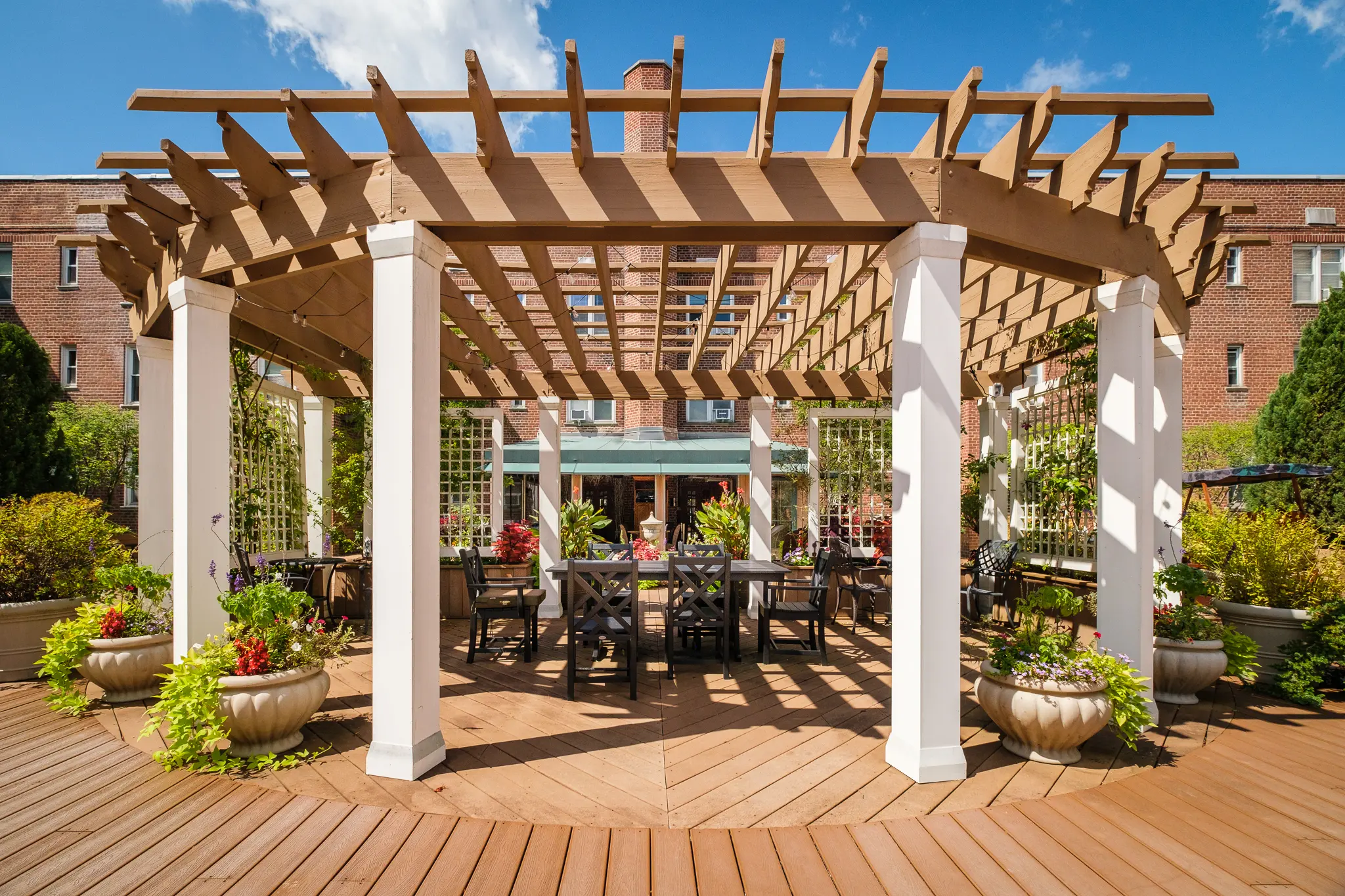 The Outdoor Community Loundge